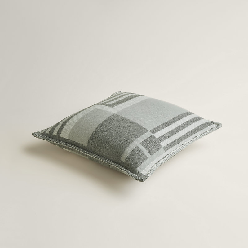 HERMES(エルメス)Ithaque Pillowイターク クッションベージュ